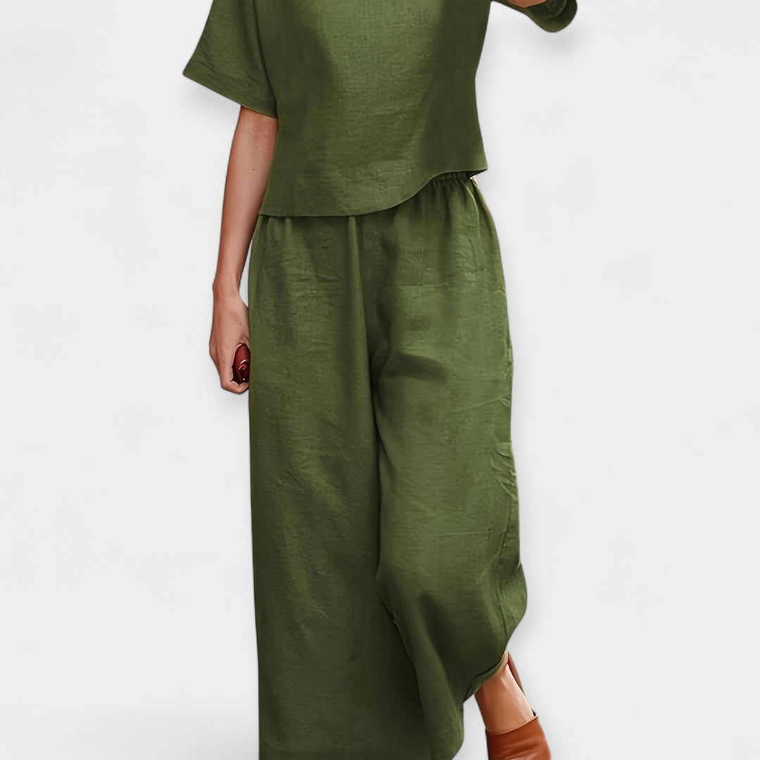 Airy Trouser Set with Short-Sleeved Top