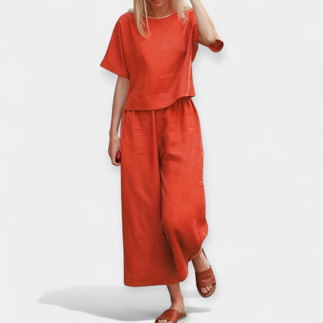 Airy Trouser Set with Short-Sleeved Top